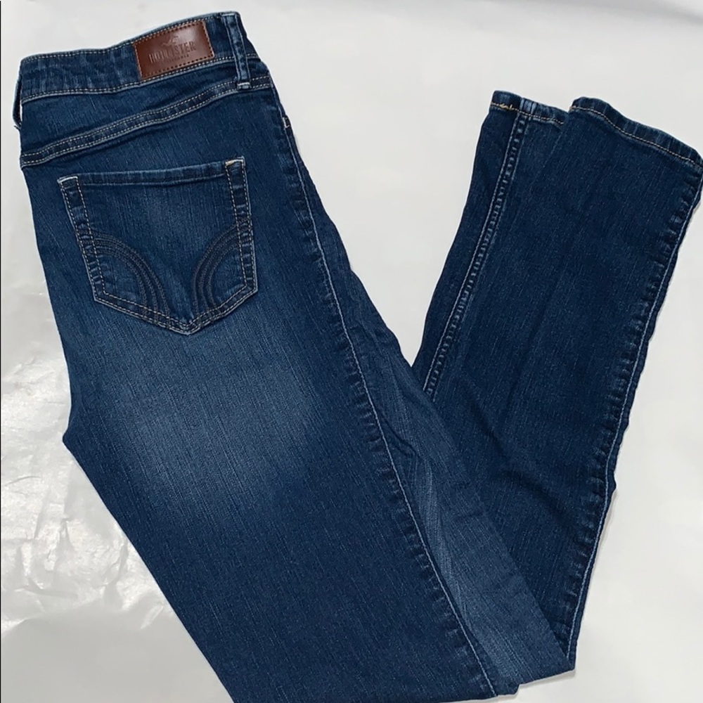 Hollister Jeans. Size 5R. W 27.